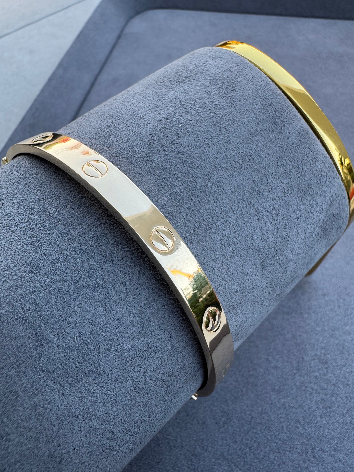 Cartier-Style Screw Bangle 14K