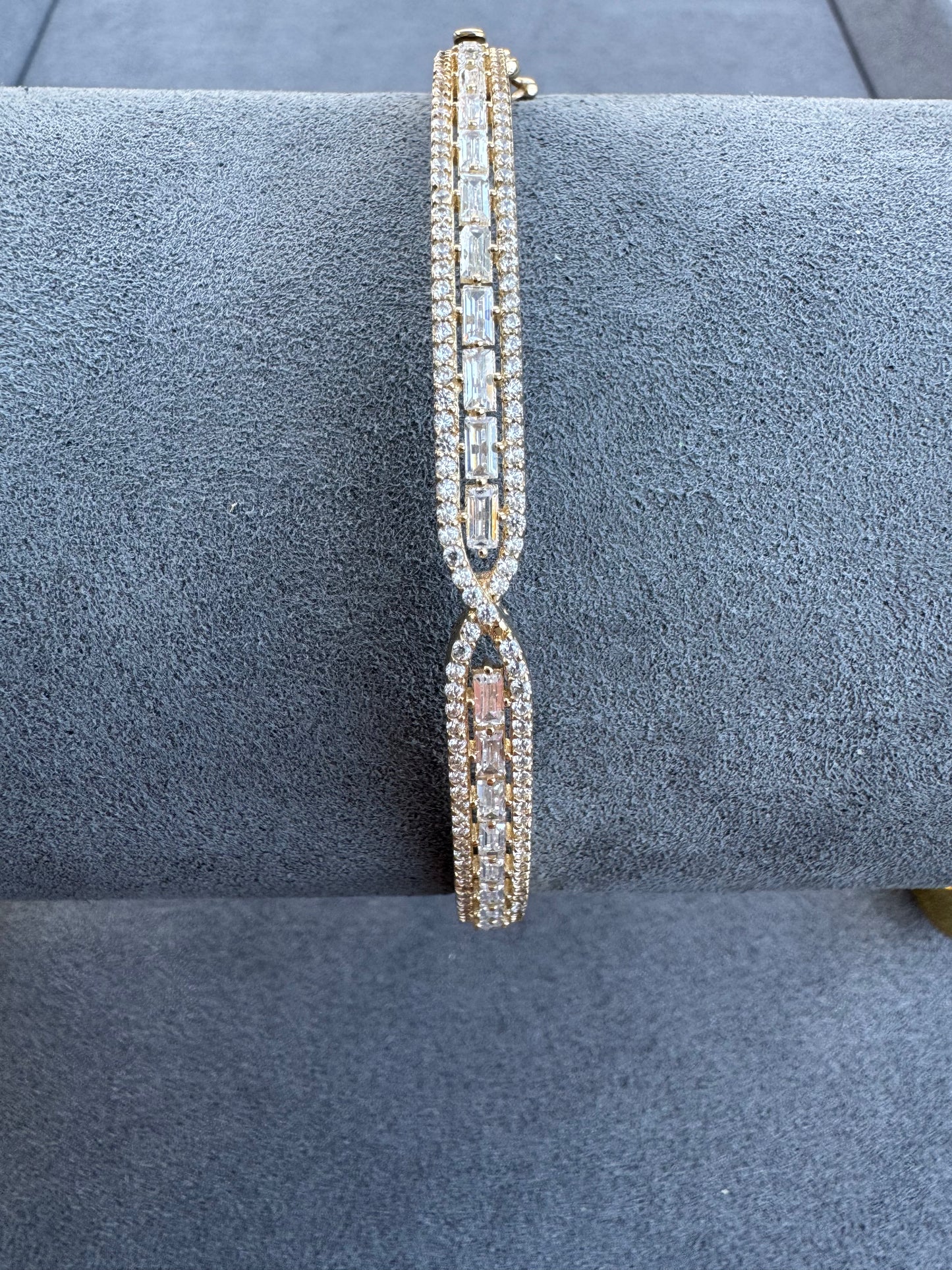 Radiant Line Bracelet 14K