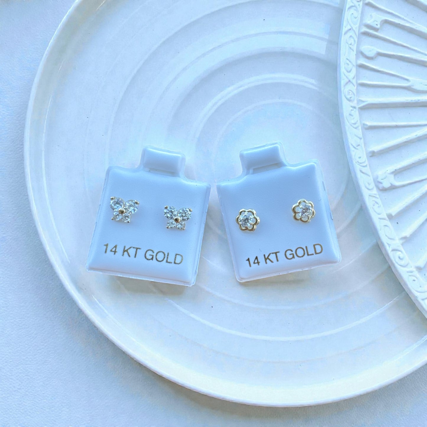 Stud Earrings in 14K Gold